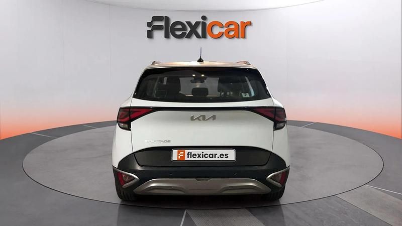 Usado Kia Sportage 136 CV (100 kW) 2023 Blanco SUV