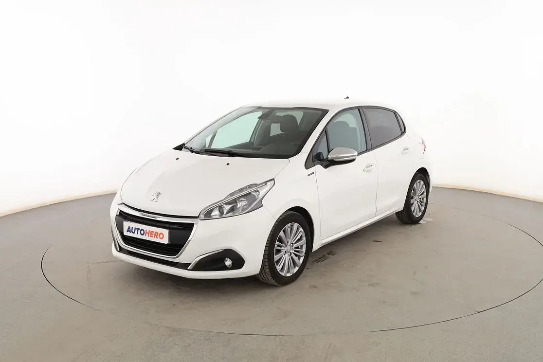 Usado Peugeot 208 Signature Sky 102 CV (75 kW) 2019 Utilitario