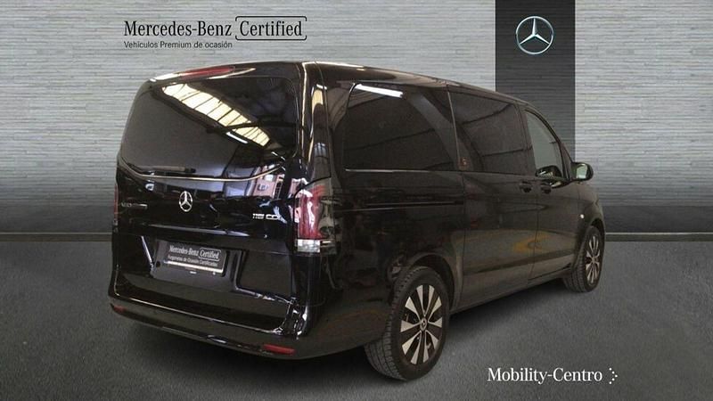 Usado Mercedes Vito 2024 Negro Van