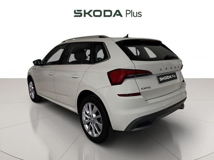 Usado Skoda Kamiq Ambition 110 CV (80 kW) 2023 Blanco SUV