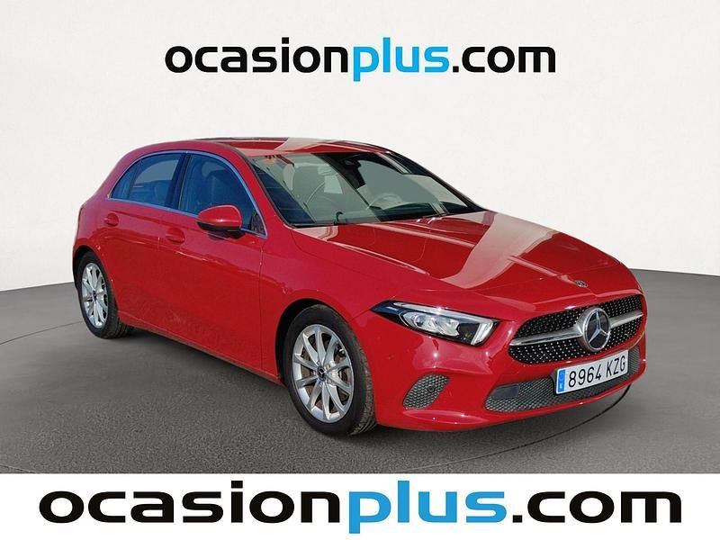Usado Mercedes A180 116 CV (85 kW) 2019 Rojo Utilitario