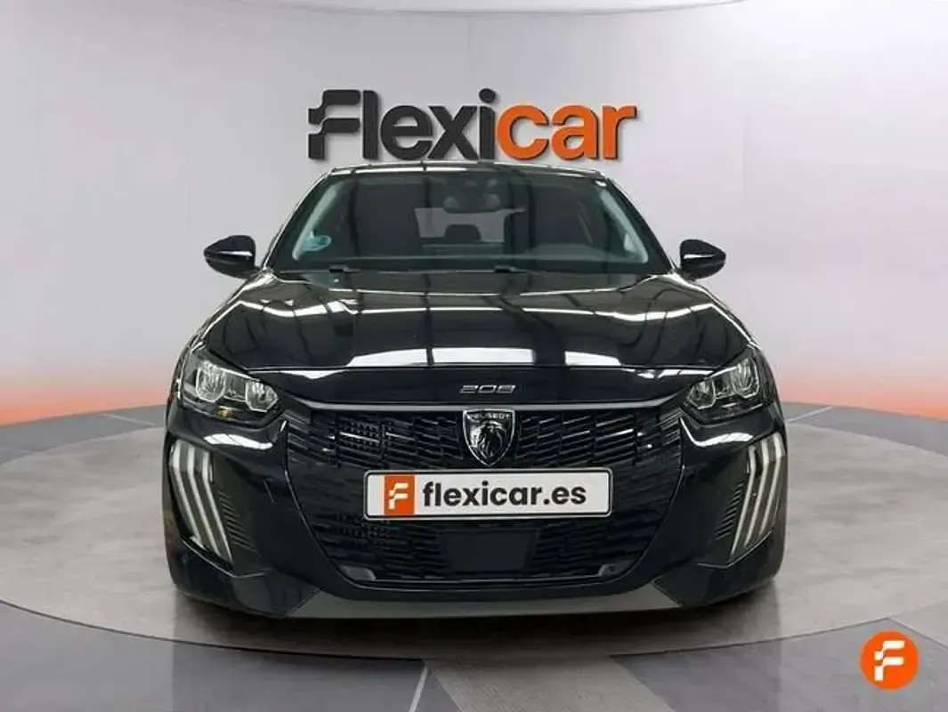 Usado Peugeot 208 Allure 101 CV (74 kW) 2025 Negro Utilitario