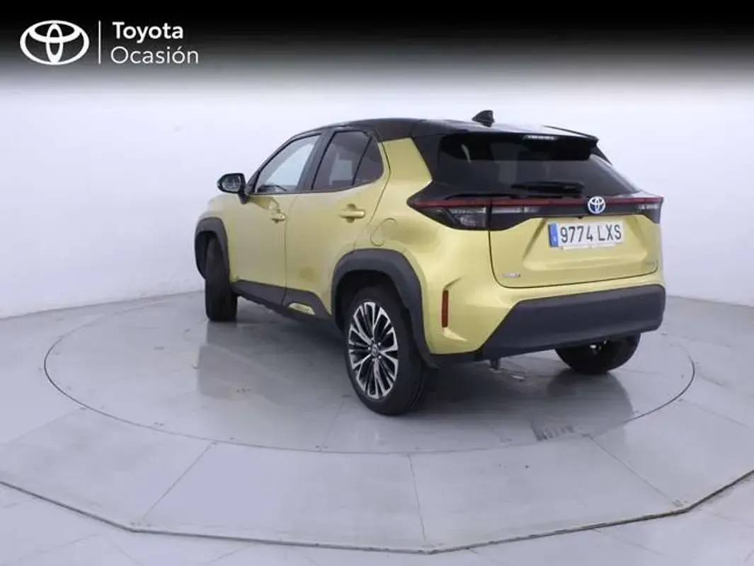 Usado Toyota Yaris Cross Style 116 CV (85 kW) 2022 Amarillo SUV