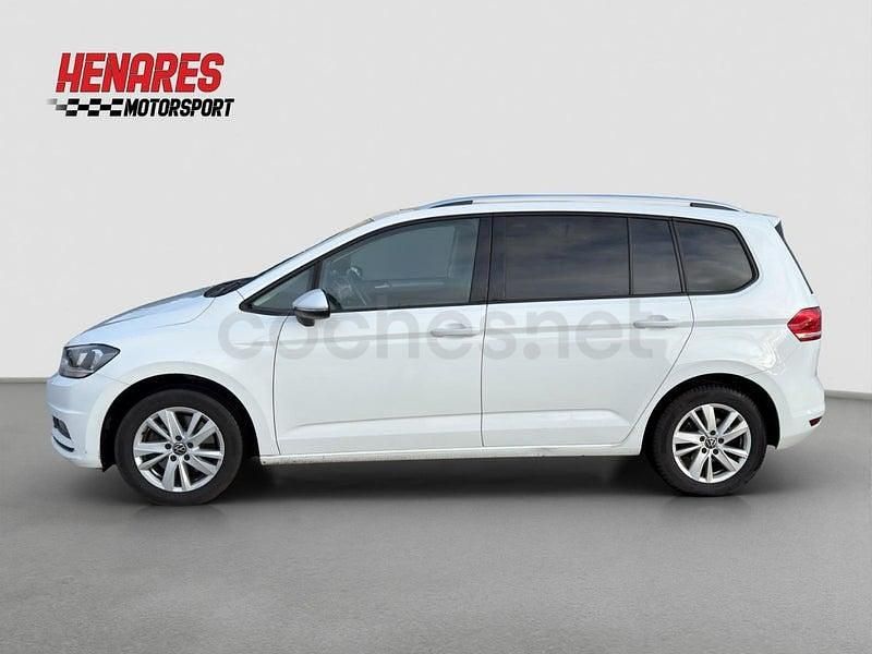 Usado VW Touran Advance 122 CV (89 kW) 2022 Blanco Monovolumen