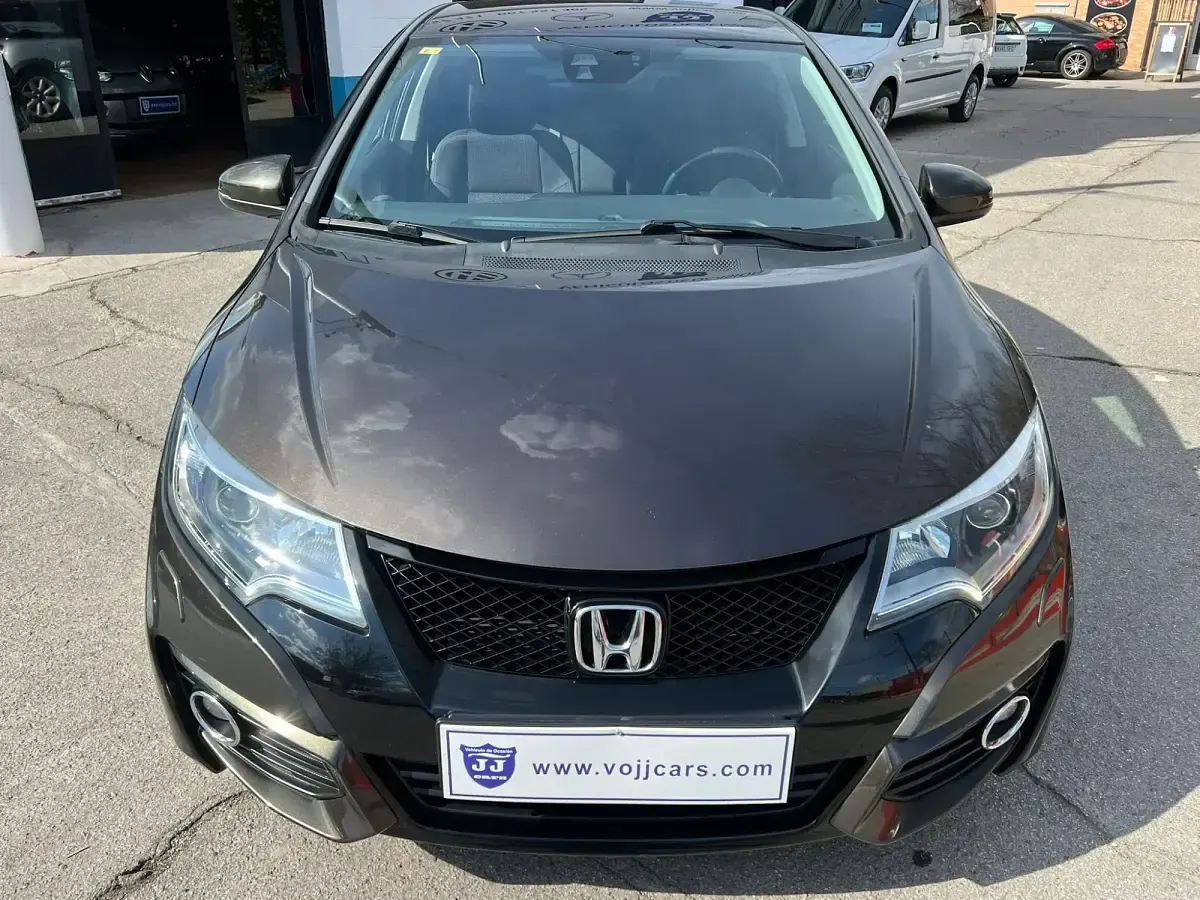 Usado Honda Civic Comfort Plus 100 CV (73 kW) 2015 Marrón Berlina
