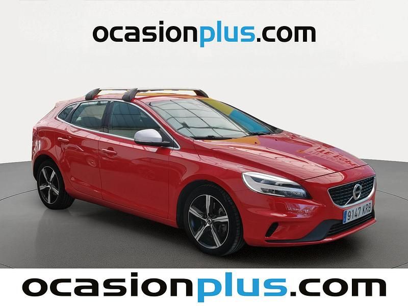 Usado Volvo V40 R-Design Momentum 152 CV (111 kW) 2018 Rojo