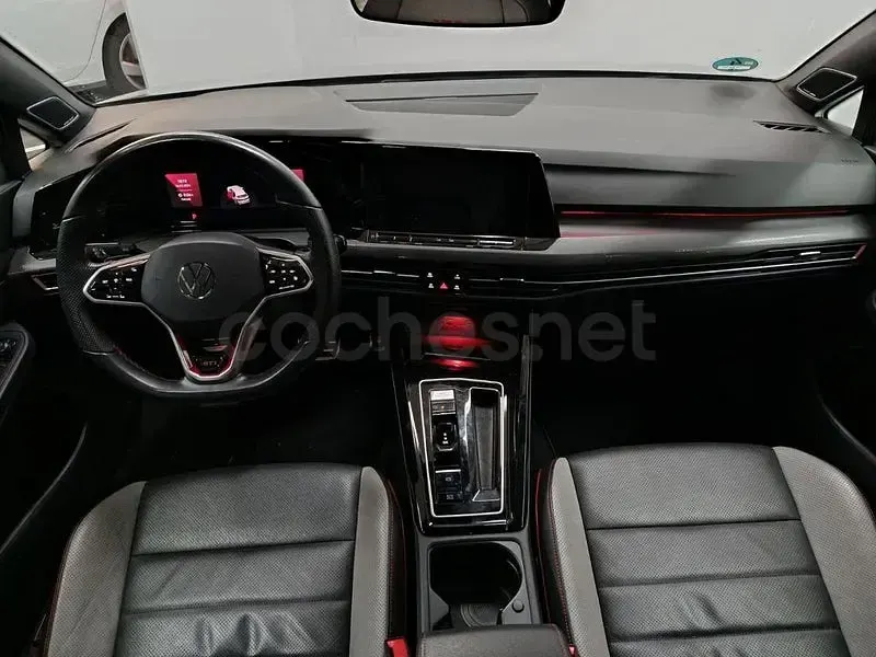 Usado VW Golf VIII GTI 245 CV (180 kW) 2023 Gris / plata Berlina