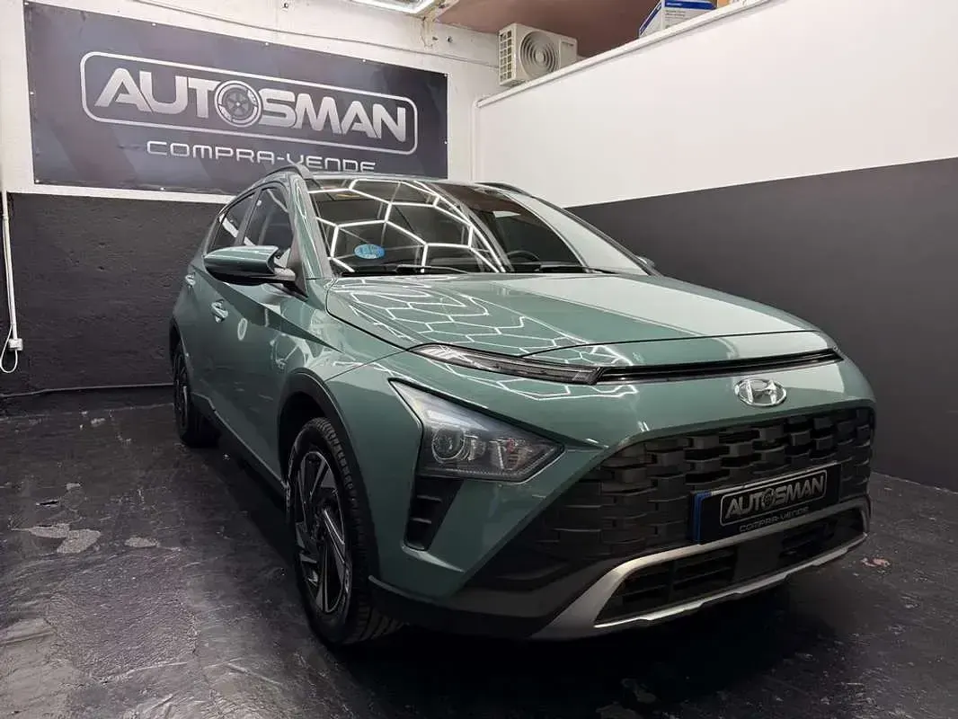 Usado Hyundai Bayon 99 CV (72 kW) 2021 Verde SUV
