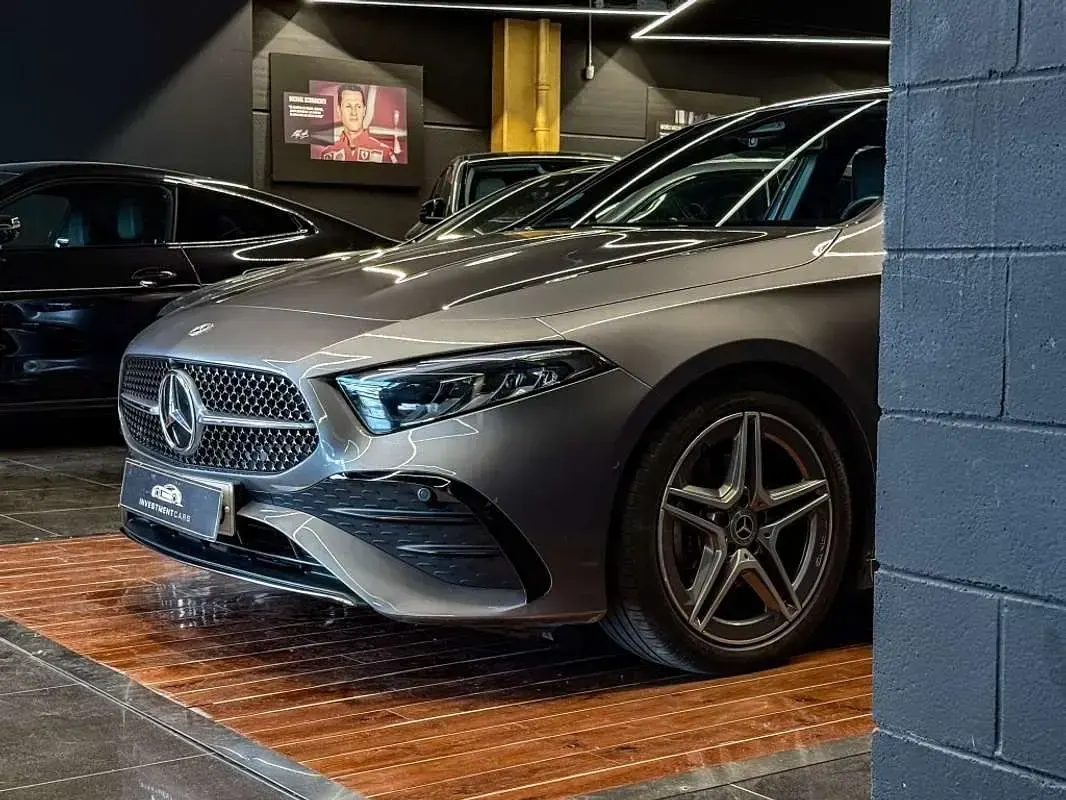 Usado Mercedes A180 Advanced 136 CV (100 kW) 2024 Gris Utilitario