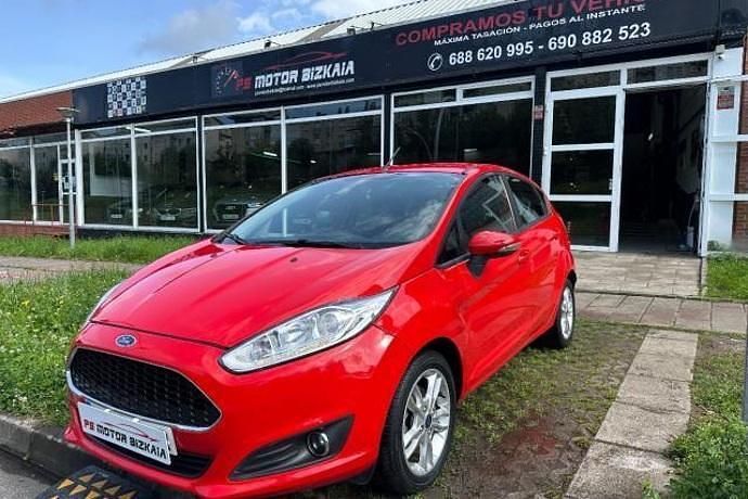 Rojo Usado 2017 Ford Fiesta Business Edition Utilitario | 7990 € (Super precio) - Imagen 1/4