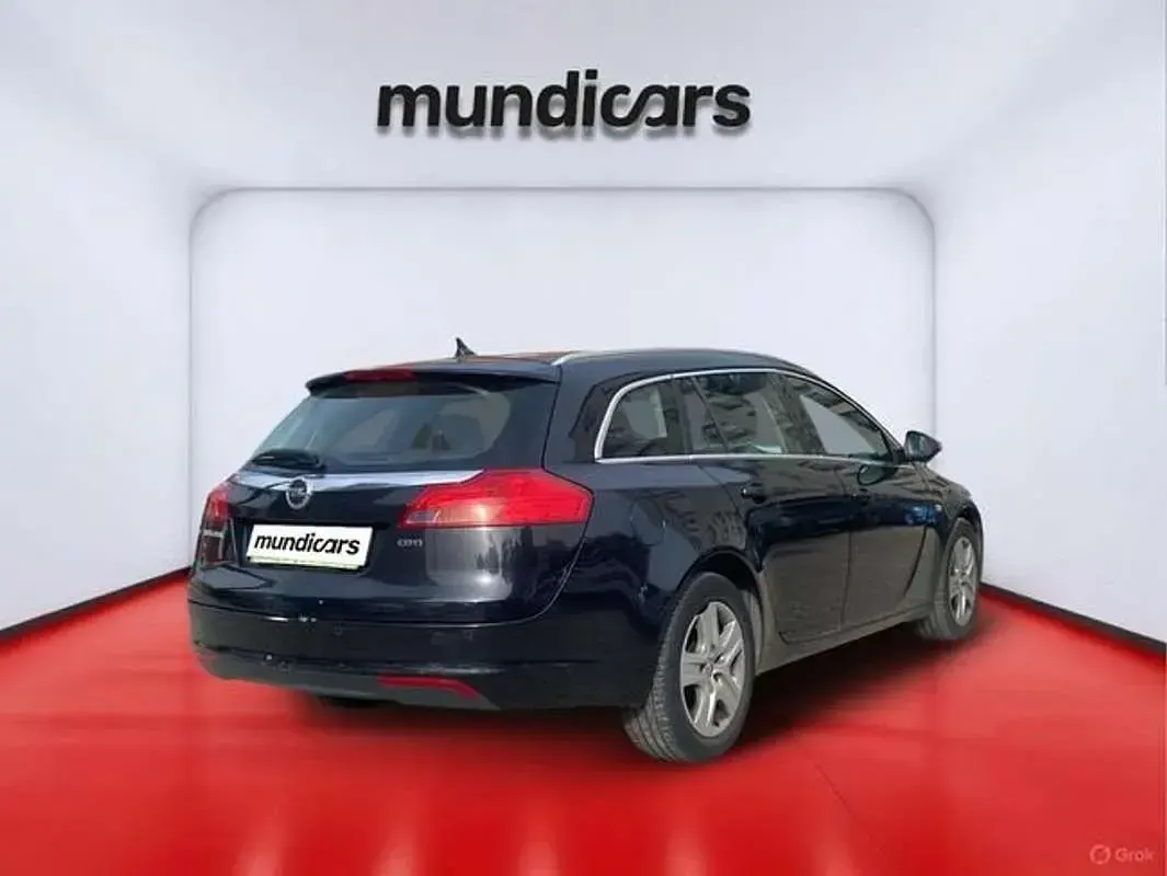 Usado Opel Insignia Selective 131 CV (96 kW) 2013 Negro Familiar