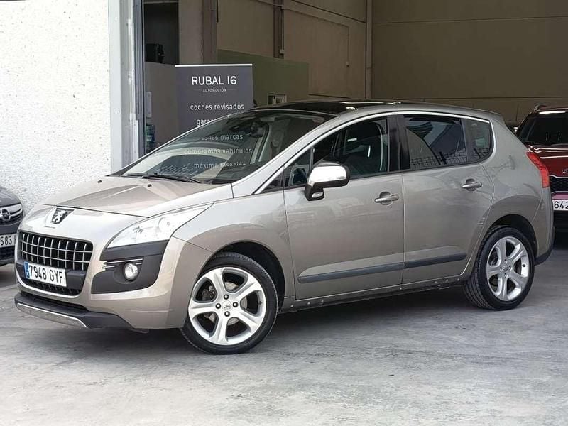 Usado Peugeot 3008 Sport 120 CV (88 kW) 2010 Beige Familiar