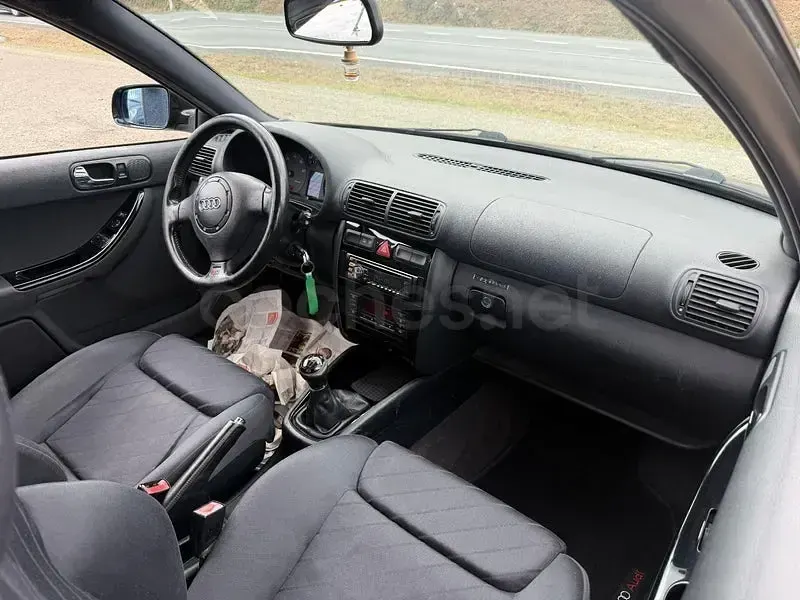 Usado Audi S3 210 CV (154 kW) 2000 Negro Utilitario