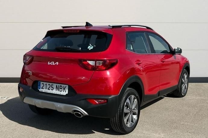 Usado Kia Stonic 101 CV (74 kW) 2025 Rojo SUV