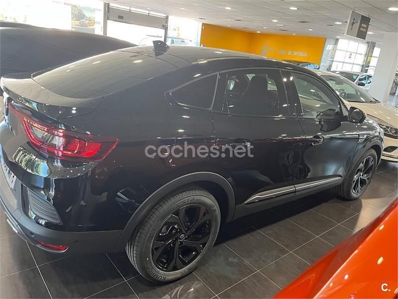 Usado Renault Arkana RS Line 140 CV (102 kW) 2023 Negro SUV