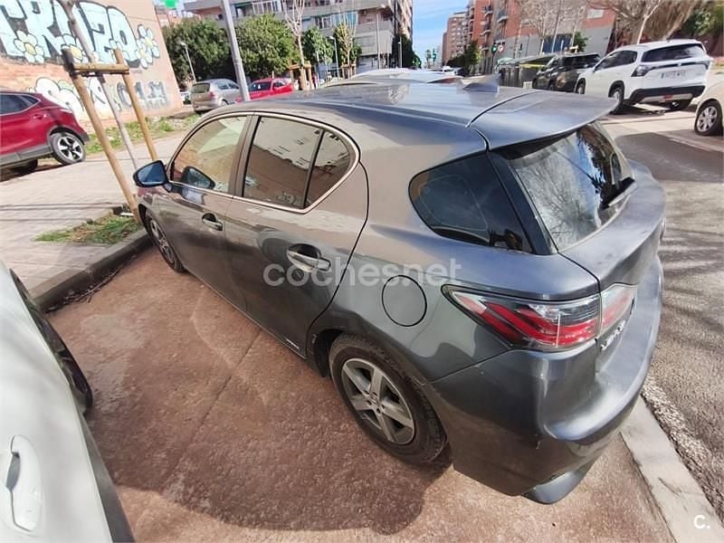 Usado Lexus CT200h 136 CV (100 kW) 2015 Gris / plata Berlina
