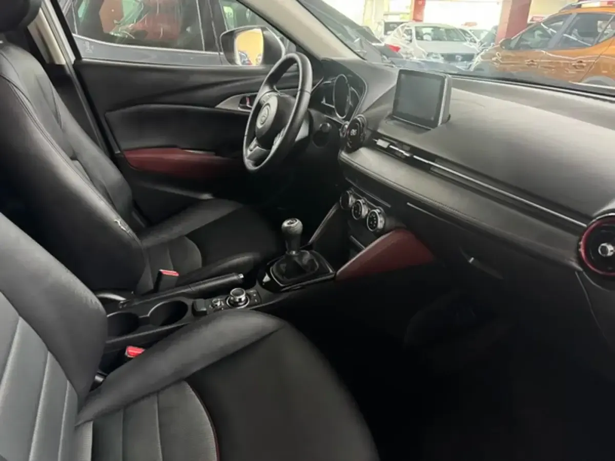 Usado Mazda CX-3 Luxury 120 CV (88 kW) 2016 Beige SUV