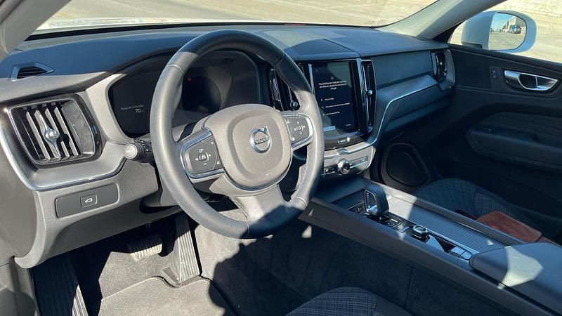 Usado Volvo XC60 Core 197 CV (144 kW) 2024 Otro SUV
