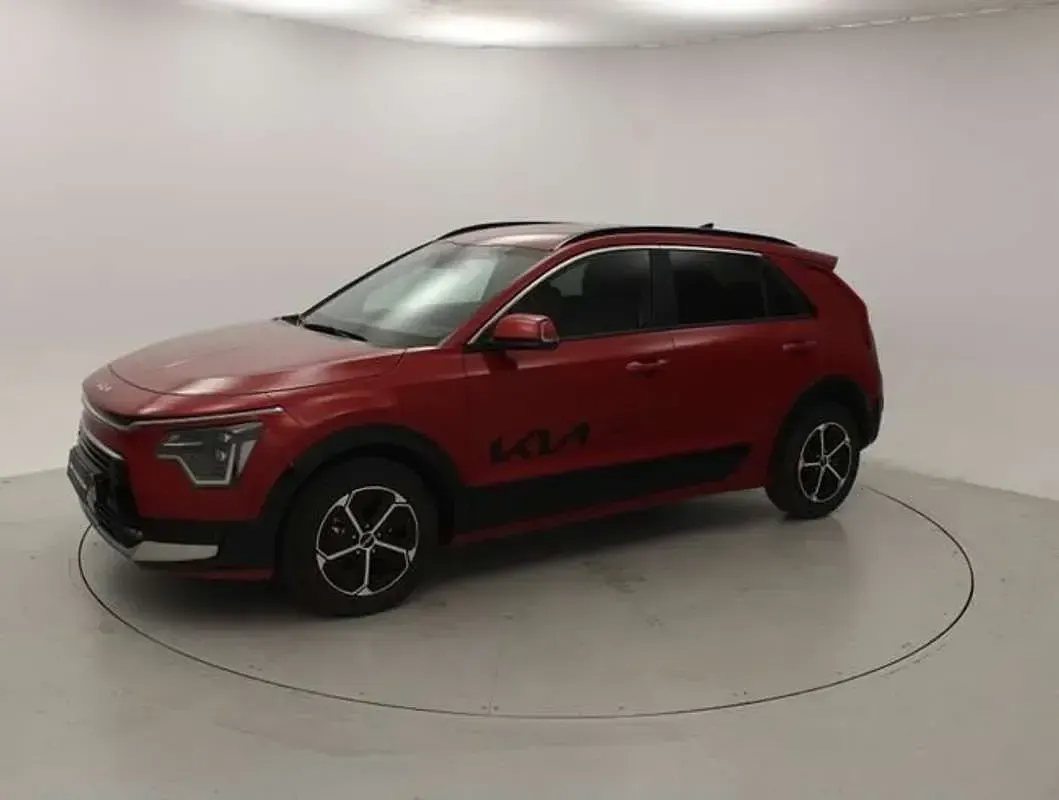 Usado Kia Niro 129 CV (94 kW) 2025 Rojo SUV