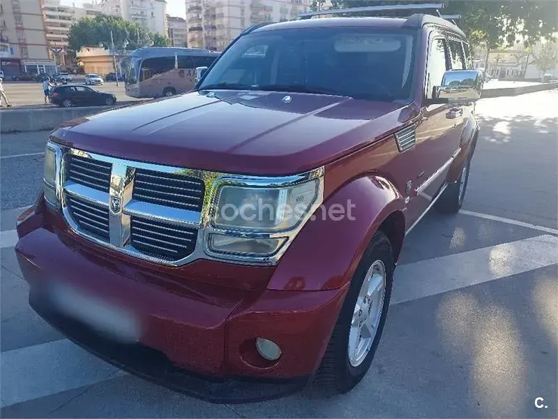 Usado Dodge Nitro SXT 177 CV (130 kW) 2008 Granate SUV