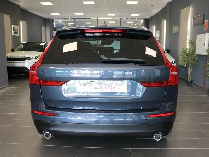 Usado Volvo XC60 Momentum 190 CV (139 kW) 2020 Azul SUV