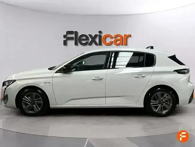 Usado Peugeot 308 Active 130 CV (95 kW) 2024 Blanco