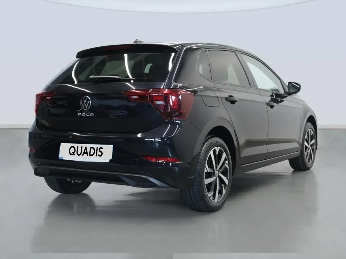 Usado VW Polo 95 CV (69 kW) 2025 Negro Utilitario