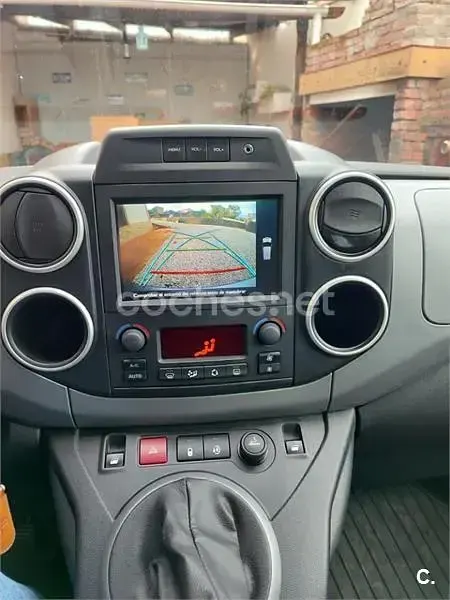 Usado Peugeot Partner Tepee Outdoor 100 CV (73 kW) 2016 Gris / plata Monovolumen
