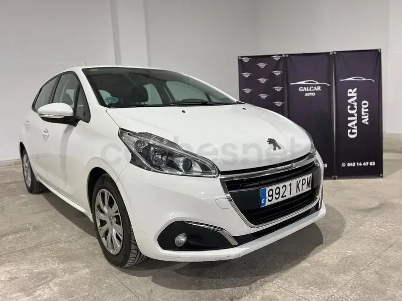 Usado Peugeot 208 Style 100 CV (73 kW) 2018 Blanco Utilitario