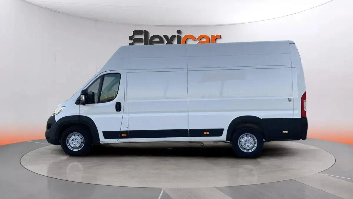 Usado Citroën Jumper 140 CV (102 kW) 2021 Blanco Monovolumen