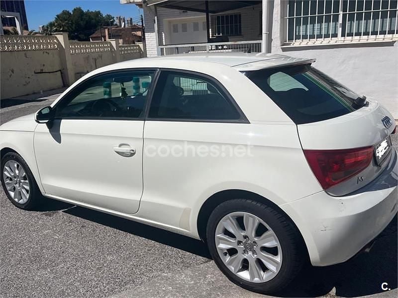 Usado Audi A1 Ambition 105 CV (77 kW) 2010 Blanco Utilitario