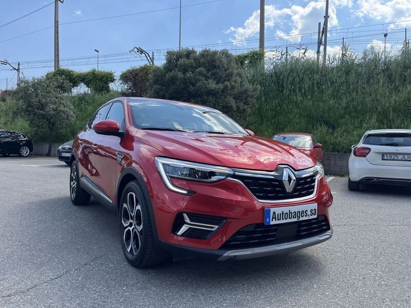Usado Renault Arkana Zen 140 CV (102 kW) 2022 Rojo SUV