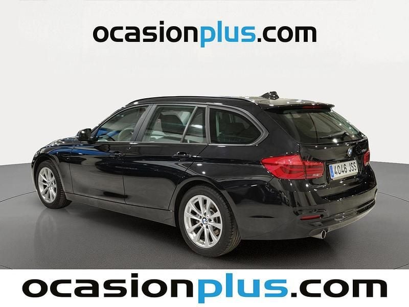 Usado BMW 318 150 CV (110 kW) 2016 Negro Familiar