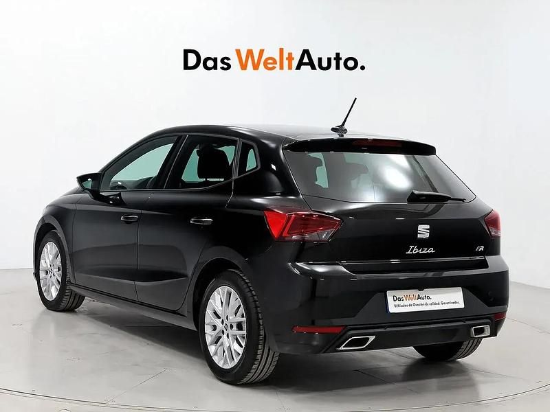 Usado Seat Ibiza FR 110 CV (80 kW) 2023 Negro Utilitario