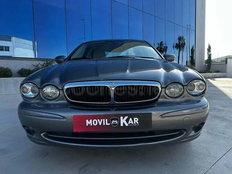 Usado Jaguar X-type Classic 130 CV (95 kW) 2005 Gris / plata Berlina