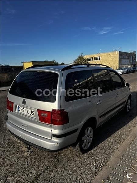 Usado Seat Alhambra 130 CV (95 kW) 2003 Gris / plata Monovolumen