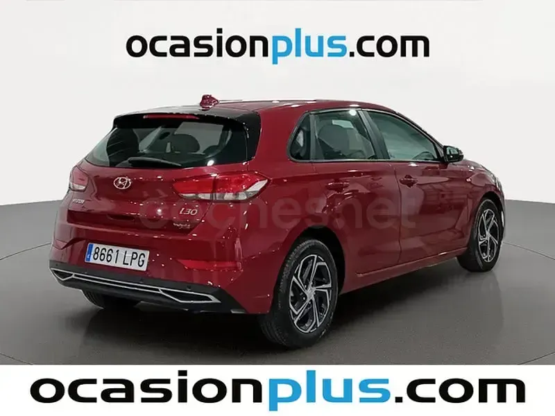 Usado Hyundai i30 120 CV (88 kW) 2021 Rojo Berlina