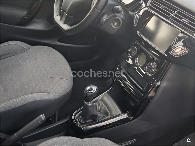 Usado Citroën C3 92 CV (67 kW) 2015 Granate Berlina