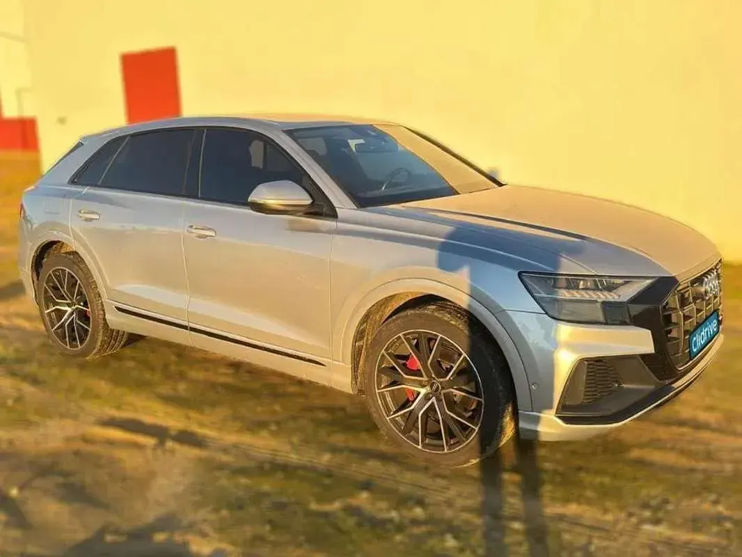 Usado Audi Q8 Premium 286 CV (210 kW) 2019 Gris SUV