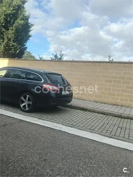 Usado Peugeot 508 SW Allure 180 CV (132 kW) 2016 Negro Familiar