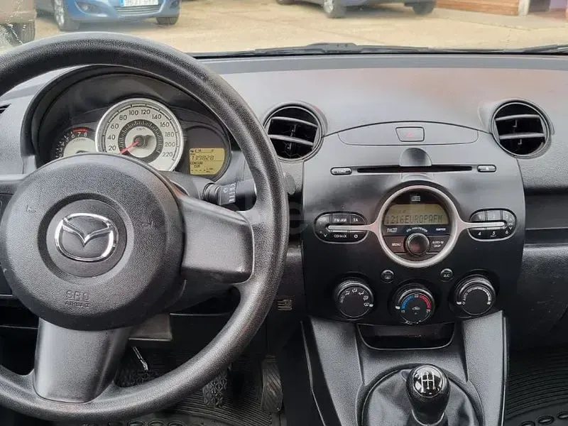 Używany Mazda 2 Active 75 KM (55 kW) 2009 Szary Hatchback