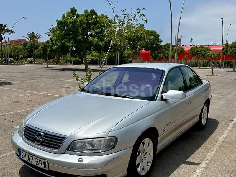 Gris / plata Usado 2002 Opel Omega Elegance Berlina | 3900 € - Imagen 1/4