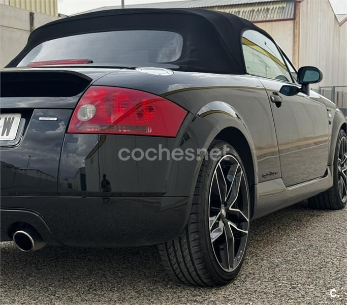 Usado Audi TT Roadster 225 CV (165 kW) 2000 Negro Descapotable