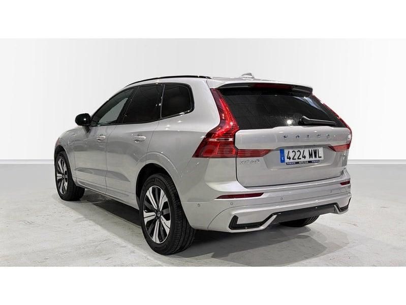 Usado Volvo XC60 Plus 350 CV (257 kW) 2024 Gris / plata SUV