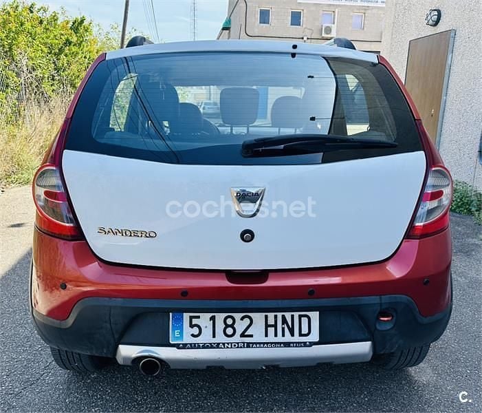 Usado Dacia Sandero Stepway 85 CV (62 kW) 2012 Granate Berlina