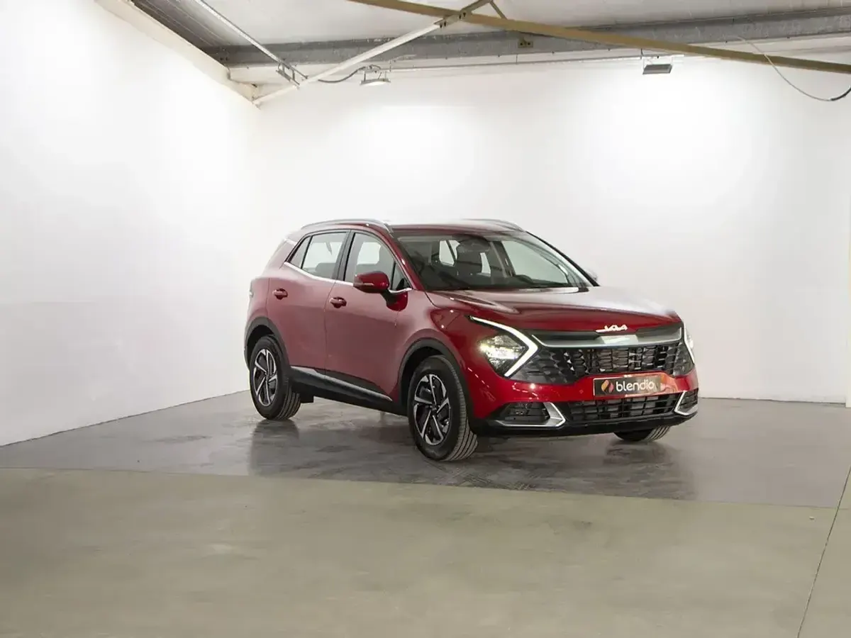 Usado Kia Sportage 136 CV (100 kW) 2024 Rojo SUV