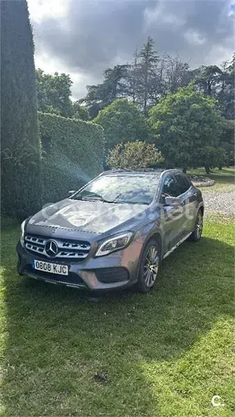 Käytetty Mercedes GLA220 177 HP (130 kW) 2018 Harmaa Katumaasturi