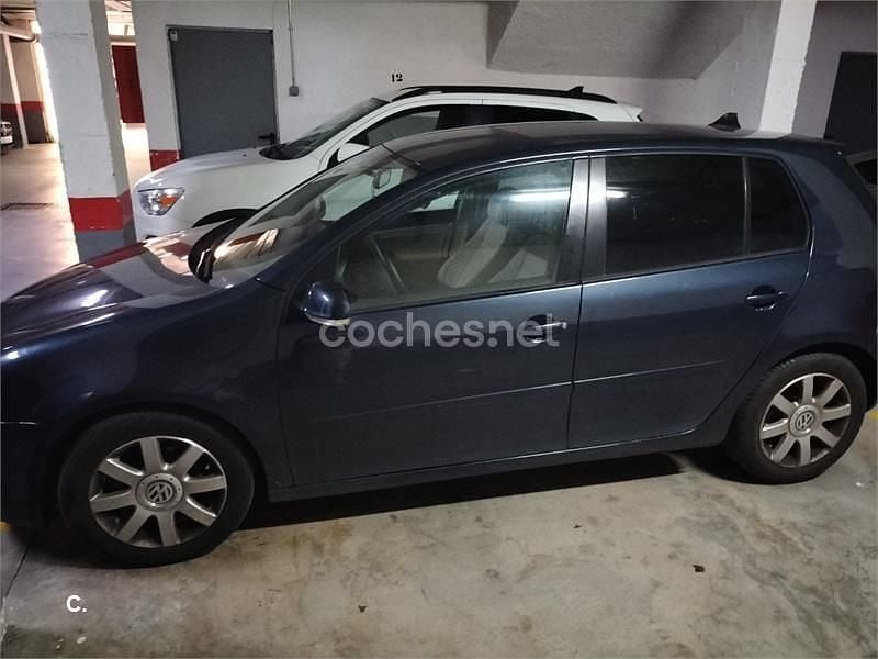 Usado VW Golf IV Highline 105 CV (77 kW) 2005 Azul Berlina