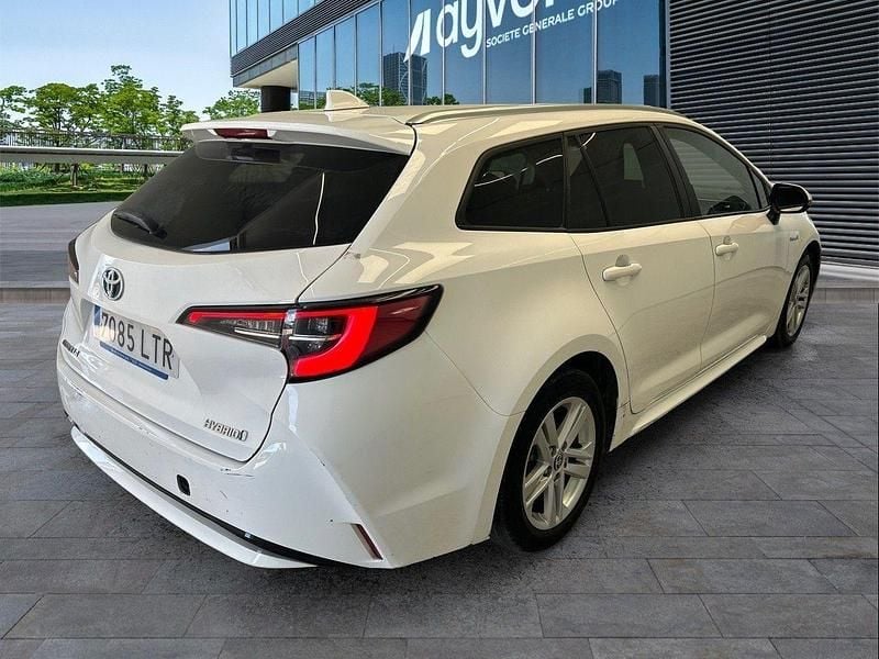 Usado Toyota Corolla Active 122 CV (89 kW) 2021 Blanco Familiar