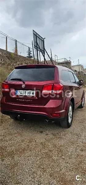 Usado Fiat Freemont Urban 170 CV (125 kW) 2011 Granate SUV